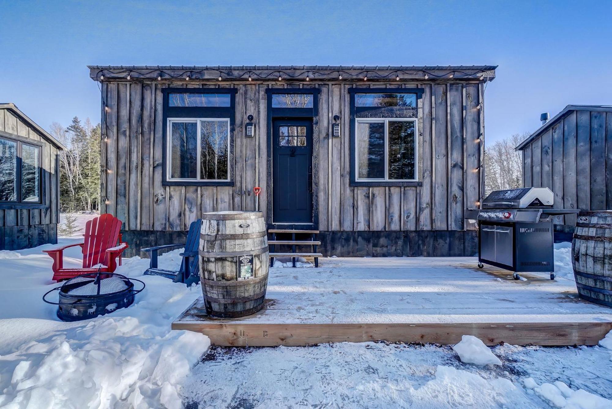 Your Cozy Cabin Retreat Saint-Remi-d'Amherst Dış mekan fotoğraf