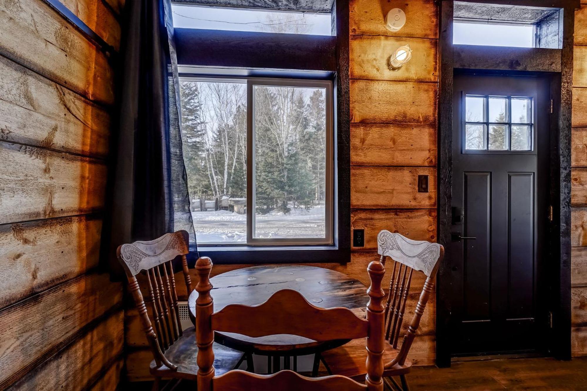 Your Cozy Cabin Retreat Saint-Remi-d'Amherst Dış mekan fotoğraf