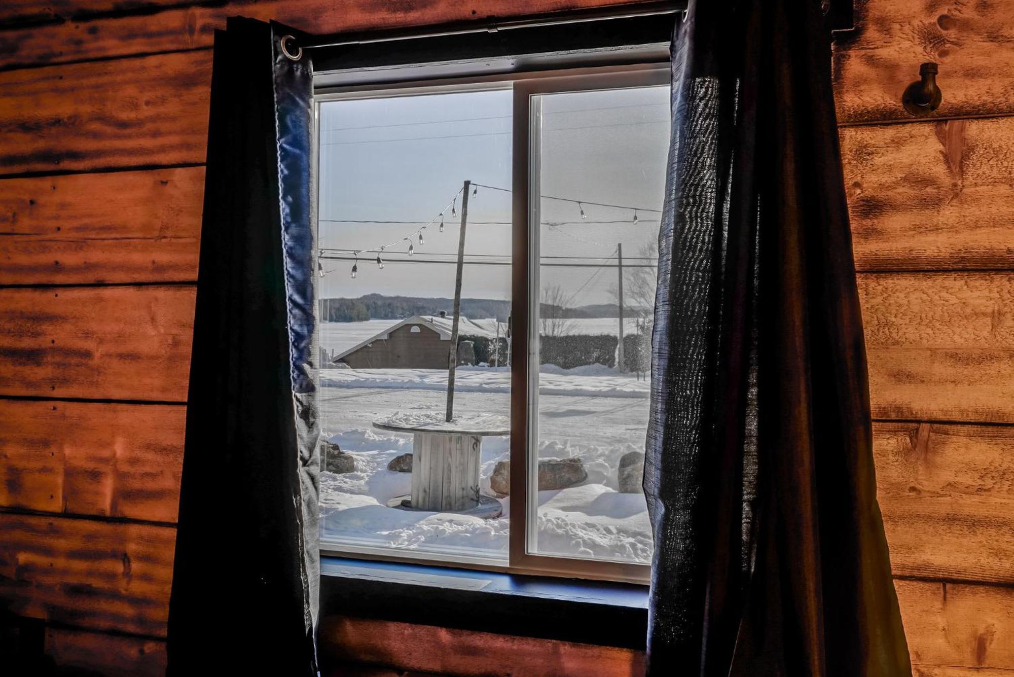 Your Cozy Cabin Retreat Saint-Remi-d'Amherst Dış mekan fotoğraf