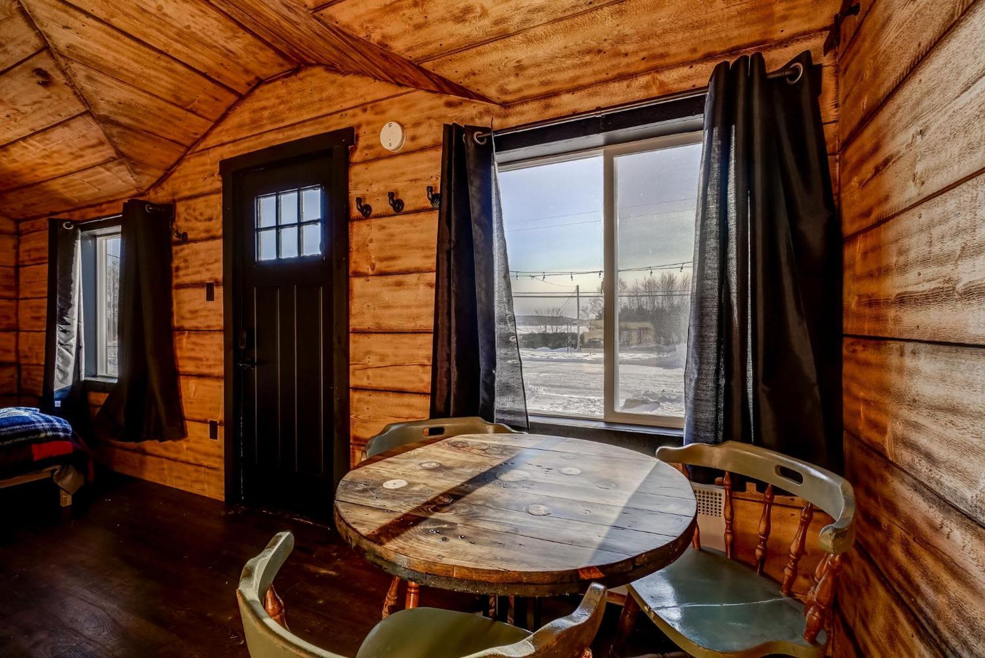 Your Cozy Cabin Retreat Saint-Remi-d'Amherst Dış mekan fotoğraf
