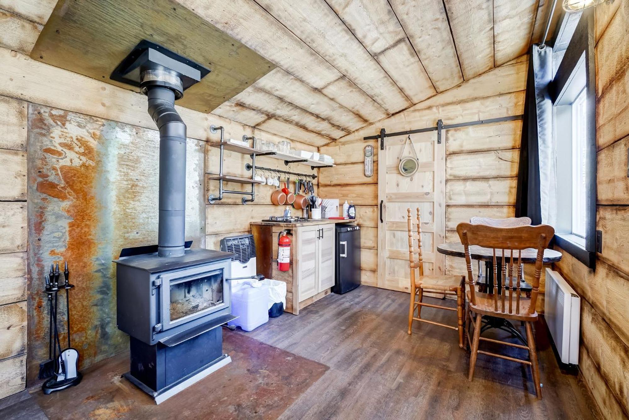 Your Cozy Cabin Retreat Saint-Remi-d'Amherst Dış mekan fotoğraf