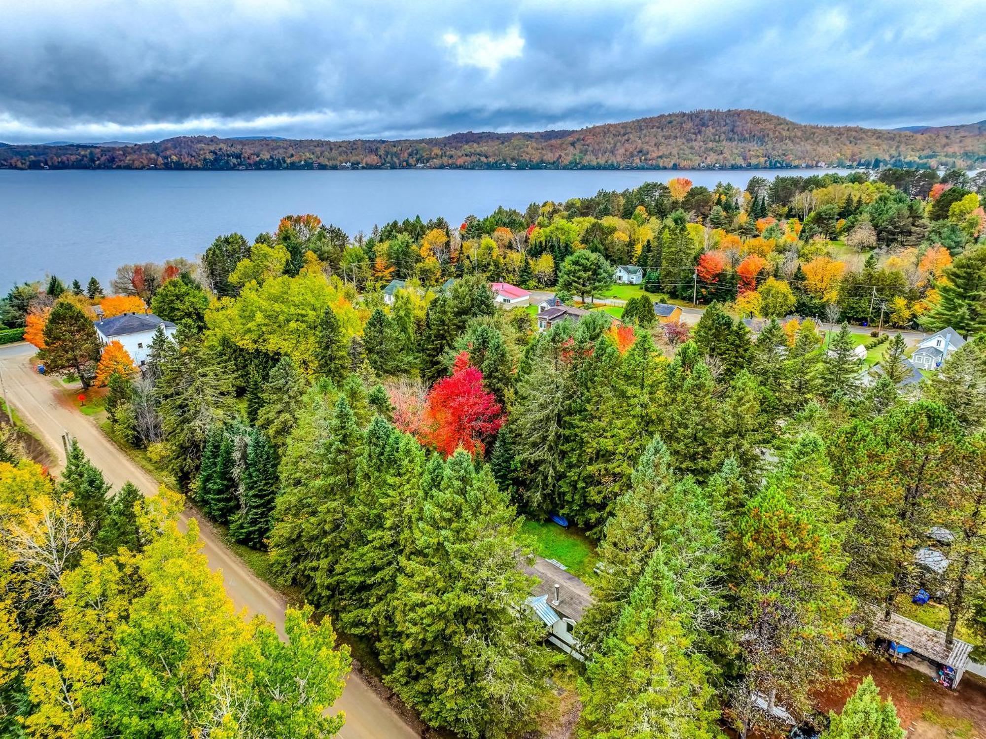 Your Cozy Cabin Retreat Saint-Remi-d'Amherst Dış mekan fotoğraf